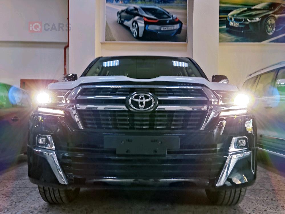 تۆیۆتا لاند کروزەر